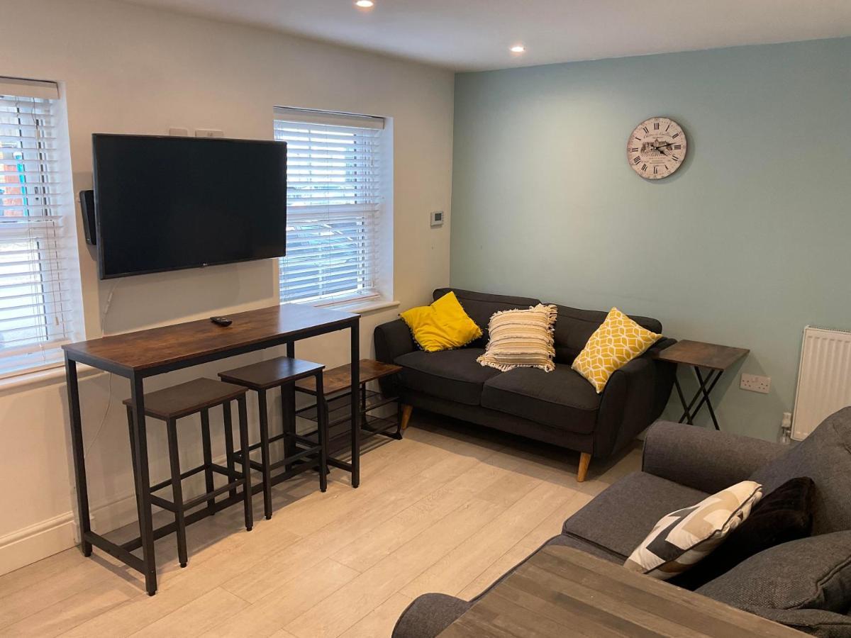 2 Bed Home From Home Apartments London Bagian luar foto